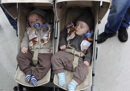Babies tour the Expo in style
