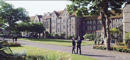 Education Special: Elite Schools Tour eyeing applicants in Shanghai