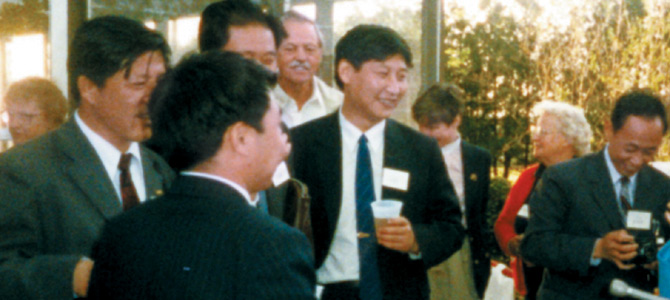 Xi visits a farm in Iowa in 1985