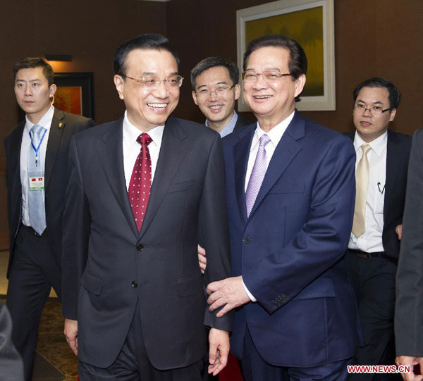 Li raises proposals on China-Vietnam biz co-op