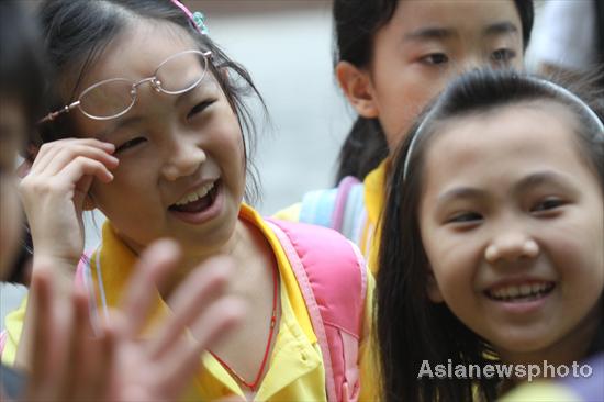 Foreign students experience Chinese culture at summer camp