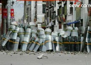 China's public security and armed police have exerted the highest restraint.