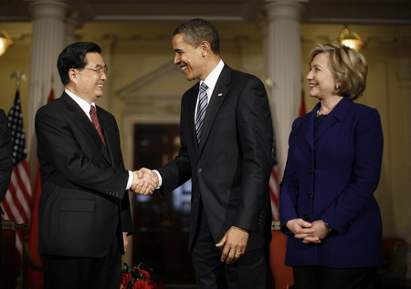 President Hu talks with Obama on ties, crisis
