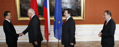 Premier Wen in Prague for China-EU summit
