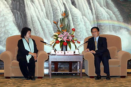 Cross-Straits mayors meet in Shanghai