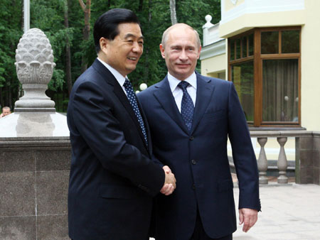 President Hu meets Putin in Moscow