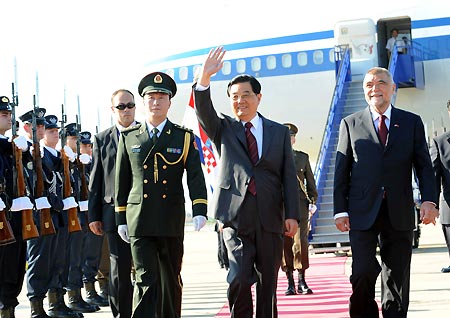 Hu arrives in Zagreb for state visit