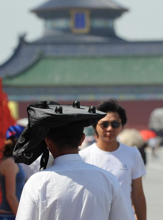 Scorching heatwave hits north China