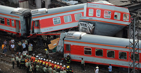 3 dead, 60 injured in central China train collision