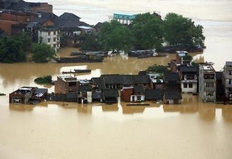 Rainstorms continue to lash south China