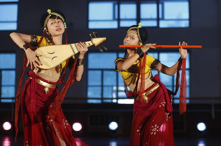 Performers rehearse ancient Qiuci dance