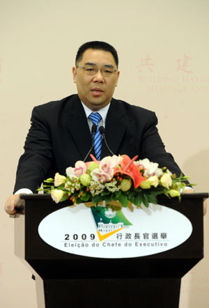 Macao's new chief 'people-oriented'