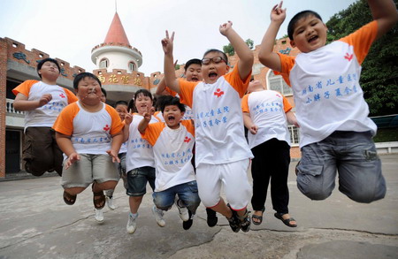 Summer camp kids sweat weight off 