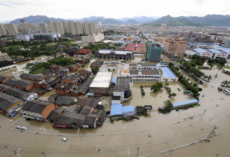 Typhoon Morakot leaves 6 dead, 3 missing in East China