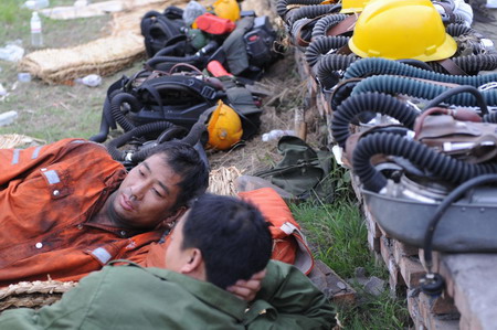 Death toll in C China colliery gas blast rises to 35