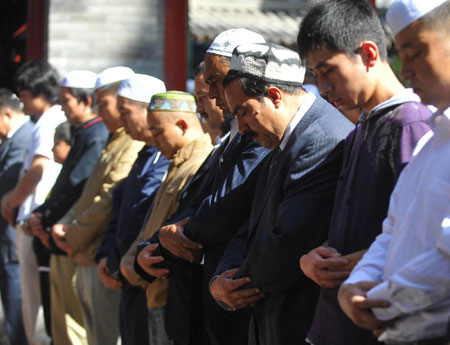 Chinese Muslims celebrate fast-breaking festival