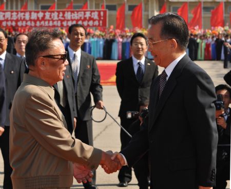 Wen meets DPRK counterpart on bilateral ties