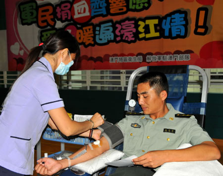 PLA donate blood in Macao