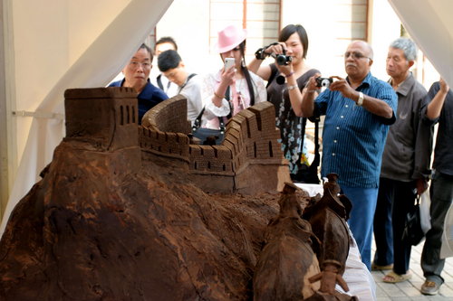 Chocolate Great Wall sculpture displayed in Shanghai