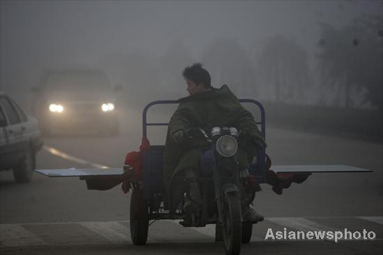 Fog disrupts traffic in Chinese provinces