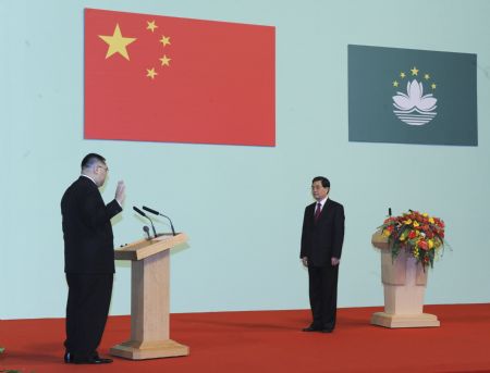 Fernando Chui sworn in as Macao's chief executive