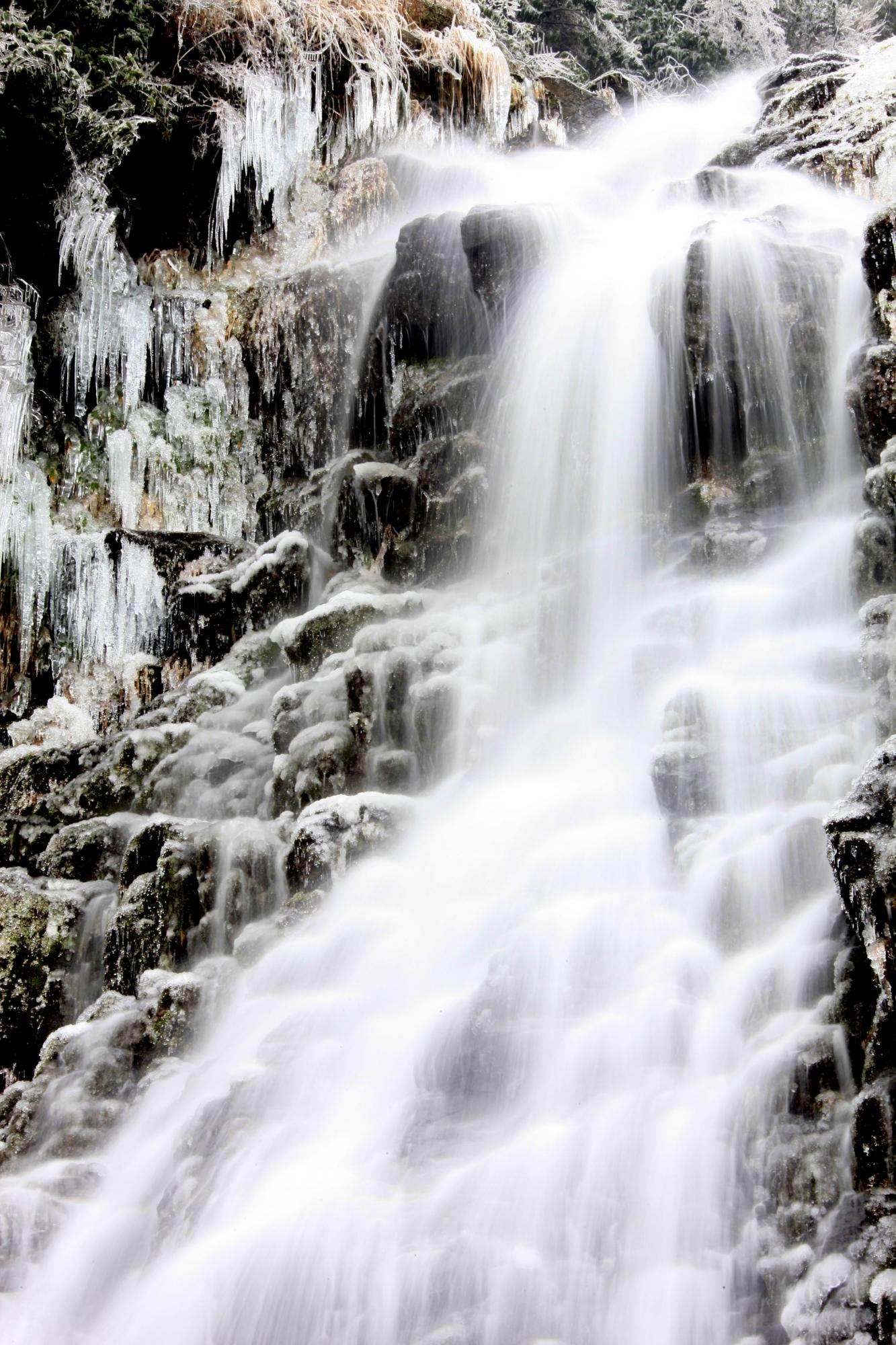 Huangshan Mountain under snow