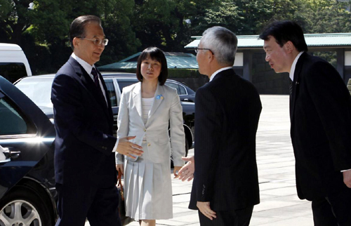Chinese premier leaves Japan for Mongolia