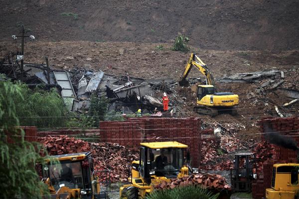 Rain-triggered landslide kills 9 in NW China