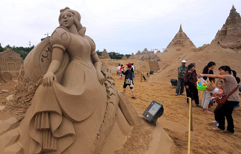 Disney-themed sand sculptures displayed in E China