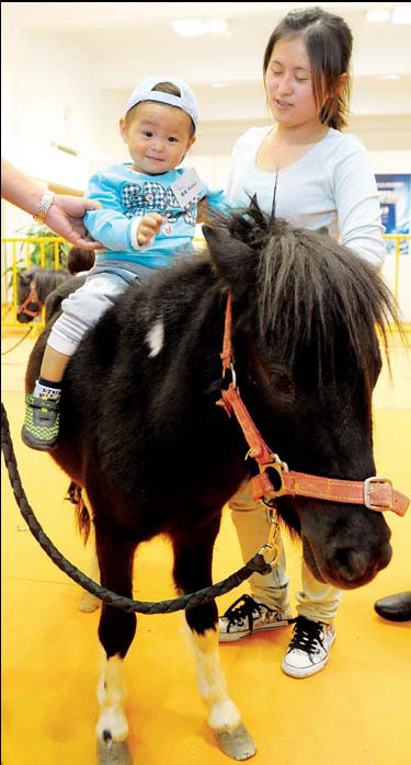 Chinese show they are keen to get in saddle