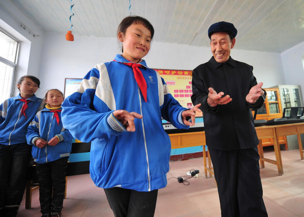 Qinqiang opera introduced at primary school