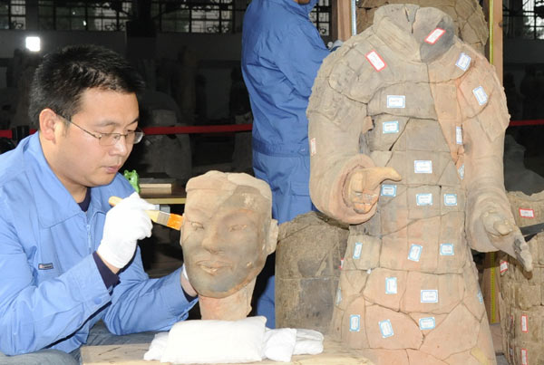 3-D jigsaw puzzle assembles ancient army