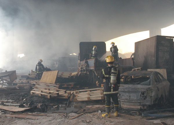 Leaking oil in S China ignites, killing 20