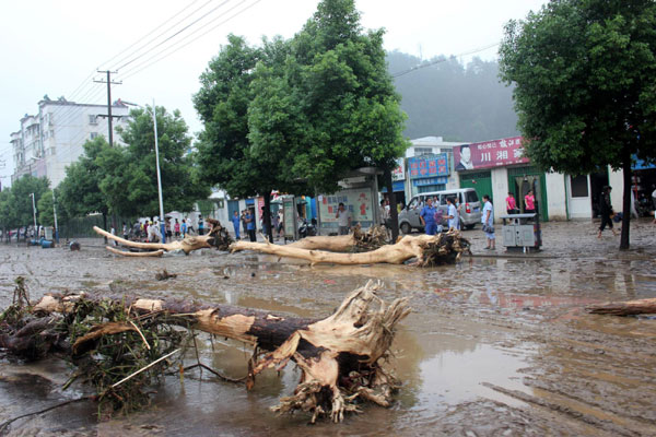 13 killed, 3 missing in C China rainstorm