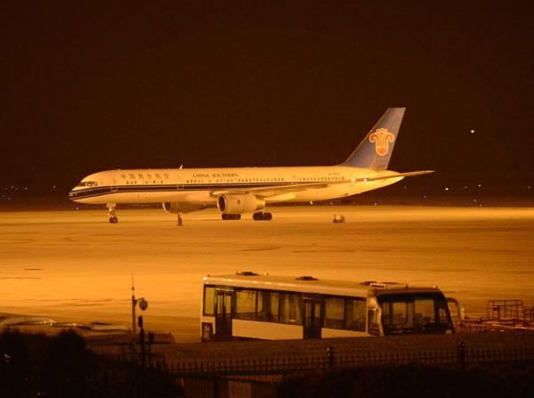 Man detained after hoax grounds plane in NW China