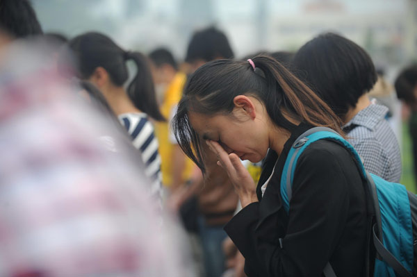 Public mourning held for quake victims