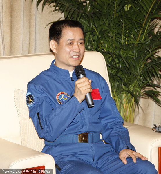 Shenzhou X astronauts out of quarantine