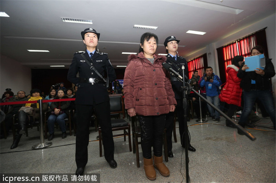 Shaanxi doctor in court over child trafficking