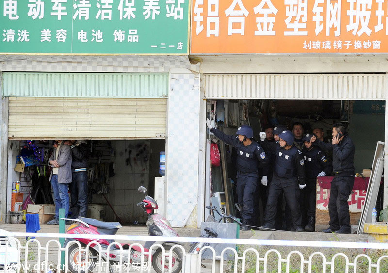 Kunming hostage rescued by police