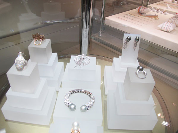 Chinese jewelry brand debuts in London