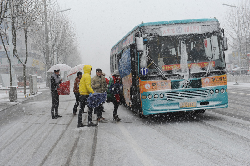 Spring snow blankets northern and eastern China