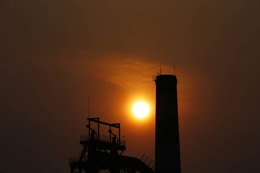 Many mills in N China face closure amid smog