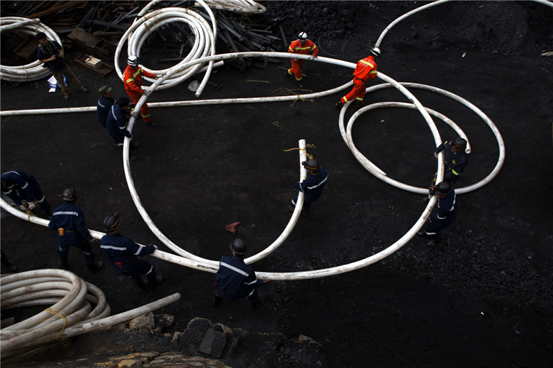 Racing against time for rescue in Yunnan mine flood