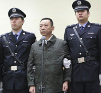 China ends first trials of mafia-style gang