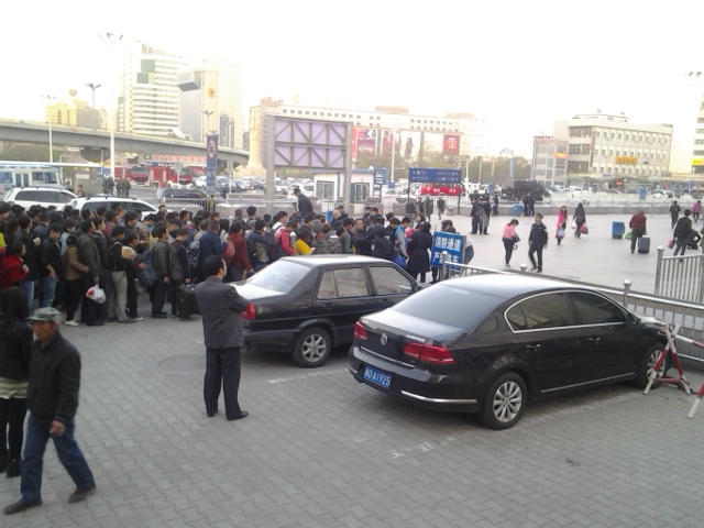 Blast occurs at railway station in Xinjiang