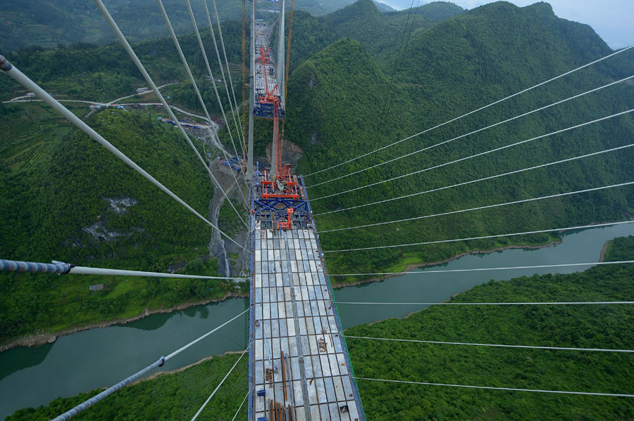 Bridge construction to close a gap in C China