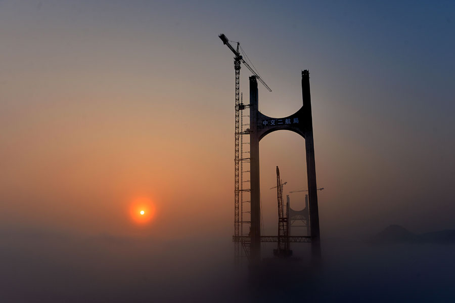 Bridge construction to close a gap in C China