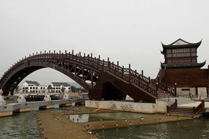Bridge construction to close a gap in C China