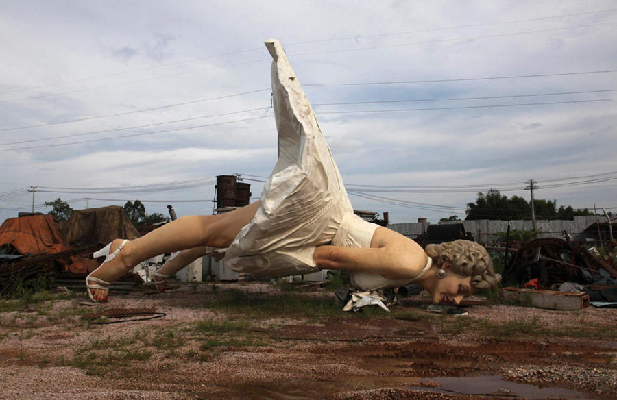 China's tallest Marilyn Monroe statue dumped
