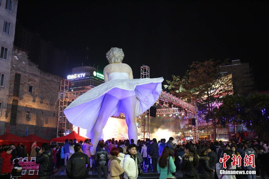 China's tallest Marilyn Monroe statue dumped